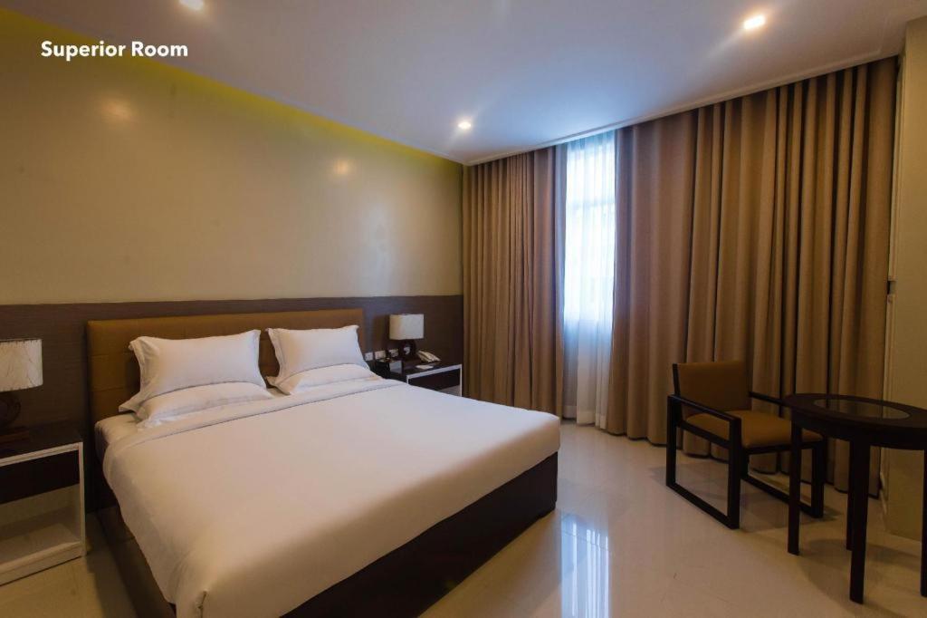 Iloilo Gateway Hotel And Suites Pavia Zewnętrze zdjęcie