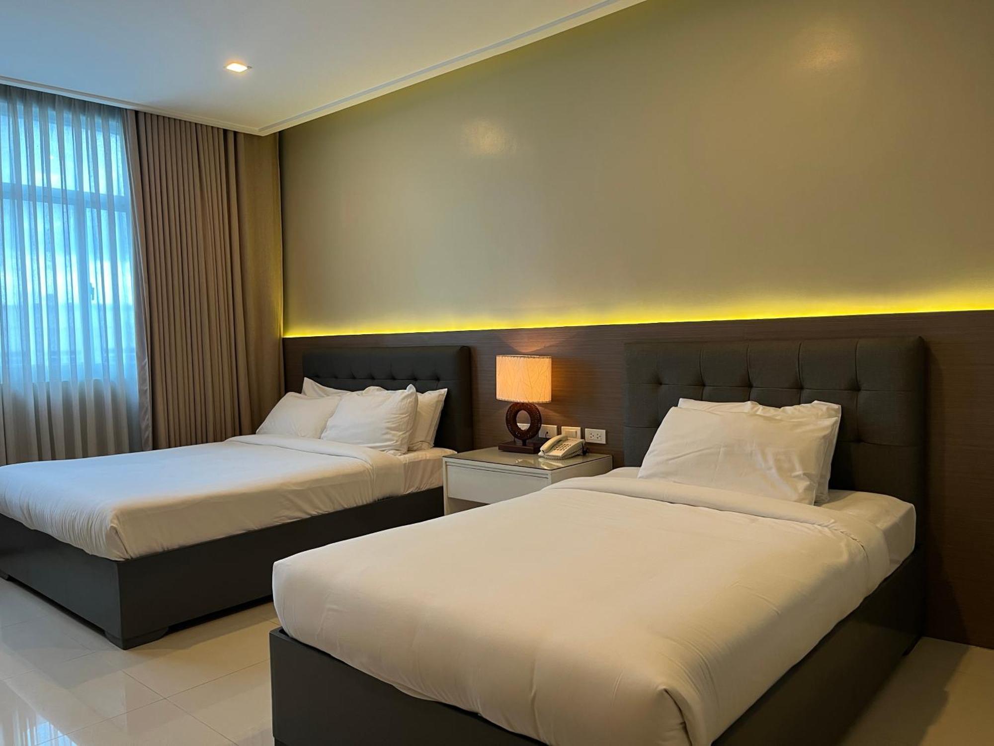 Iloilo Gateway Hotel And Suites Pavia Zewnętrze zdjęcie