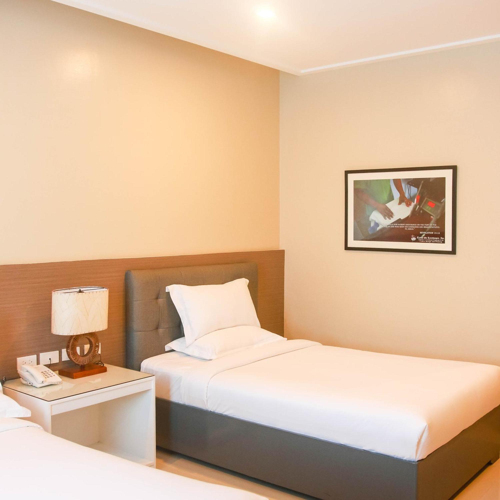 Iloilo Gateway Hotel And Suites Pavia Zewnętrze zdjęcie