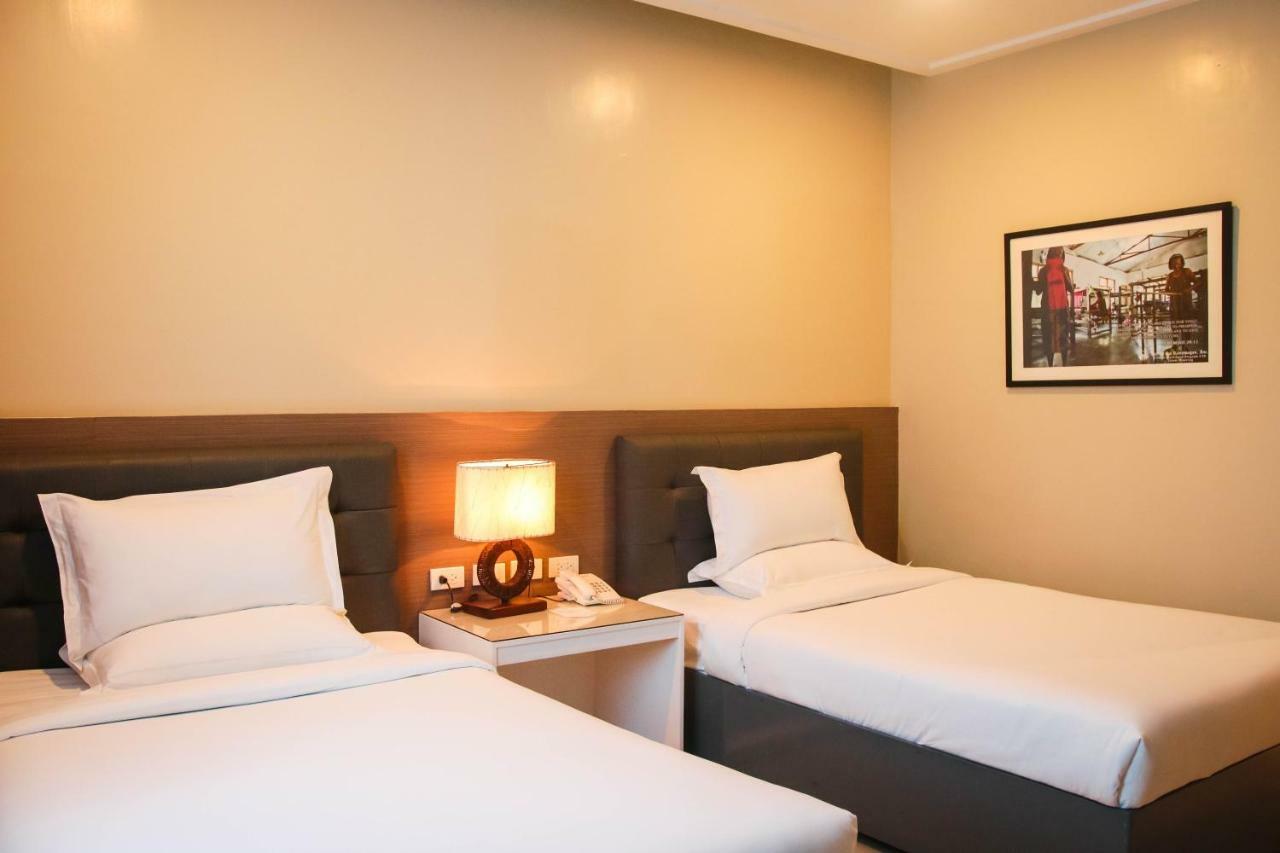 Iloilo Gateway Hotel And Suites Pavia Zewnętrze zdjęcie